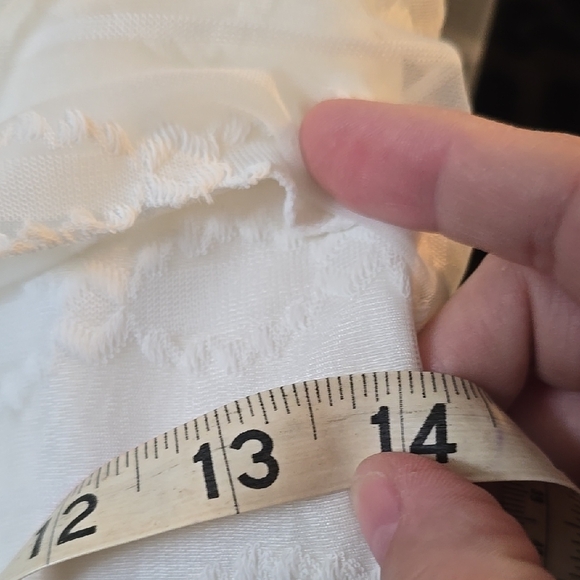 Elegant White Lace Dress - Picture 13 of 15